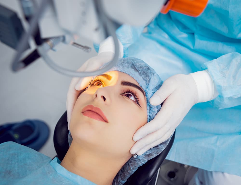 cataract surgery adjunct to enhance visualization