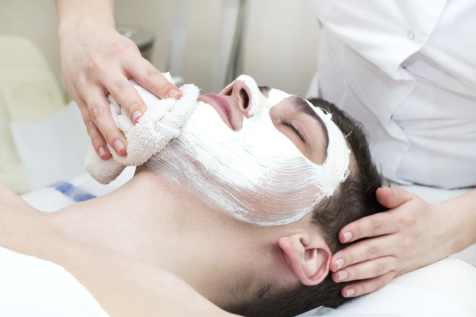 Best Face Wash vs Scrub for Combination Skin