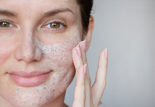 Face Wash vs Face Scrub for Oily Skin Daily Routine